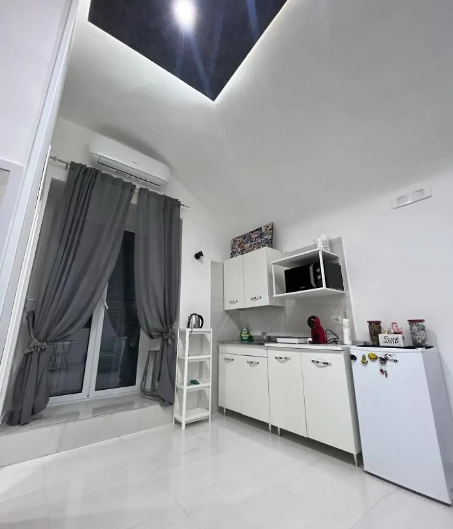 Holiday home Casa Vacanza Via Toledo Naples